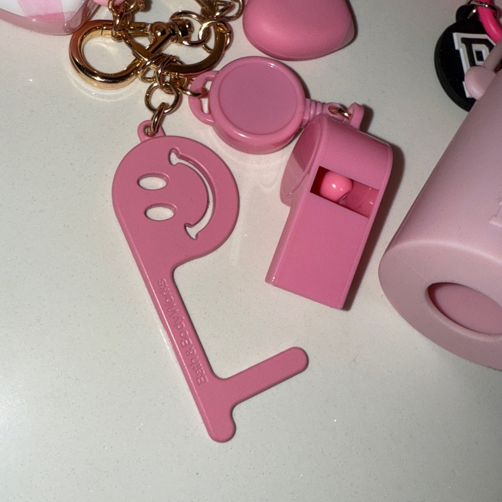 Keychain Misc Set Bundle - Picture 14 of 17